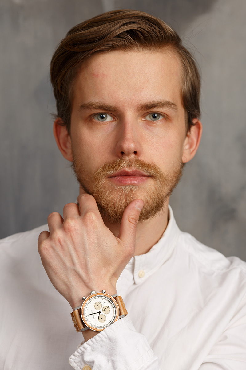 three-eyed six-pin wooden watch